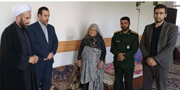 " دیدار و تجلیل از خانواده معظم شهدا "