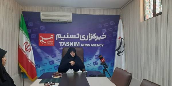 حضور مفتح زاده مدیر کل دفترامور بانوان و خانواده استانداری و پرسنل دفتر در محل خبرگزاری تسنیم استان به مناسبت روز خبرنگار و تجلیل از خبرنگاران این خبرگزاری 
مفتح زاده در  حاشیه این دیدار و درگفتگو با  مسئول خبر گزاری به میزان تاثیر گذاری مشوق های ذکر شده در قانون حمایت از خانواده و جوانی جمعیت در افزایش  فرزند آوری ، مهمترین آسیبهای اجتماعی حوزه زنان و نقش  فعال  بانوان در عرصه های  محتلف جامعه پرداختند .   ١٩-٠٥-١٤٠٢