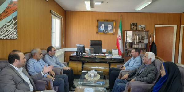 اعضای شورای شهرستان تفرش با دکتر اتابکی سرپرست فرمانداری شهرستان تفرش در دفتر فرمانداری دیدار کردند         :