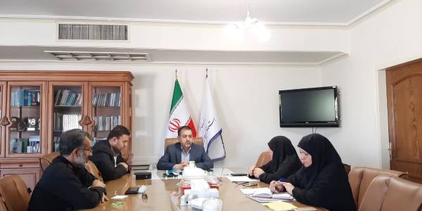 جلسه کمیته اقتصاد و معیشت ستاد جمعیت استان به ریاست میرزاخانی معاون هماهنگی امور اقتصادی و توسعه منطقه ای و با حضور مفتح زاده مدیر کل دفتر  اموربانوان و خانواده (دبیرستاد جمعیت استان ) ، گودرزی مدیر کل دفتر هماهنگی اموراقتصادی و نیکی ملکی مدیرکل دفترهماهنگی امور سرمایه گذاری و اشتغال درمحل دفتر معاون اقتصادی برگزار شد .  ٢٤-٠٥-١٤٠٢