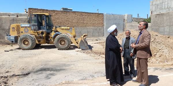 بازدید جناب آقای شالیان مقدم بخشدار زاویه به همراه حجت الاسلام والمسلمین حاج اقا عطااللهی امام جمعه شهر زاویه از پروژه ساخت دفتر و خانه امام جمعه زاویه.