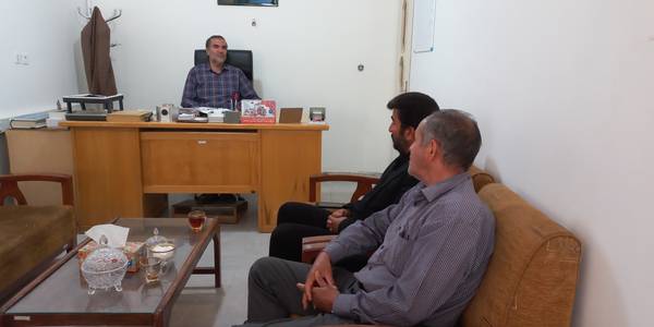 دیدار جناب آقای طباطبایی رییس شورای اسلامی شهر زاویه با جناب آقای شالیان مقدم بخشدار بخش زاویه و پیگیری مشکلات این شهر .