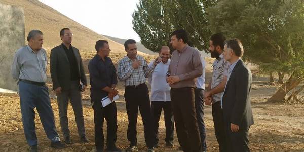 بازدید فرماندار شهرستان به همراه جمعی از مديران دستگاه‌های اجرایی شهرستان از روستای ساکی