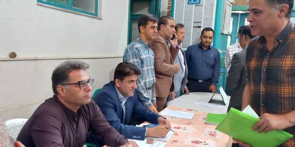 برپایی میز خدمت به مناسبت هفته دولت در بخش زاویه.