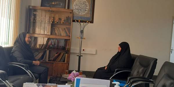 نشست مفتح زاده مدیر کل دفتر بانوان و خانواده با فراهانی  مدیر موسسه کامپیوتری آسمان پیرامون حمایت از کسب و کارهای  خرد  و تولیدات  داخلی توسط  دستگاههای  دولتی .  ١٤٠٢-٠٥-٢٩