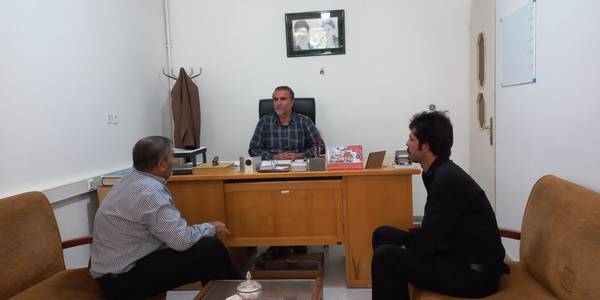 دیدار اهالی روستای نظرلو با جناب آقای شالیان مقدم بخشدار زاویه و پیگیری مشکلات این روستا در دفتر بخشداری .