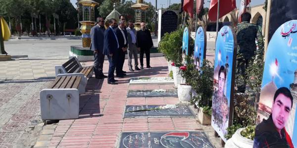 تجدید میثاق معاون سیاسی با شهدا