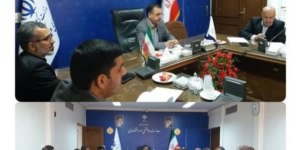 برگزاری نمایشگاه سنگ محلات در مهر ماه:
به منظور برگزاری هرچه بهتر نمایشگاه سنگ محلات در مهر ماه، در شهر نیم ور نشستی به ریاست میرزاخانی معاون هماهنگی امور اقتصادی وتوسعه منطقه ای واعضای مرتبط برگزار گردید.
در این نشست ضمن بررسی سوابق وعملکرد دوره های گذشته، به منظورهم افزایی وافزایش اثر بخشی نمایشگاه با مشارکت دستگاههای اجرایی وبا محوریت فرمانداری شهرستان محلات  مورد بحث وتبادل نظر قرار گرفت وتصمیمات لازم برای هرچه بهتر برگزار شدن این نمایشگاه اتخاذ گردید.
چهار شنبه یکم شهریور ماه 1402