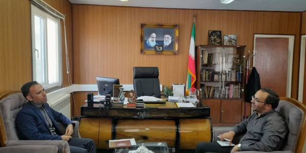 صادقی رئیس اداره منابع آب با جواد اتابکی سرپرست فرمانداری شهرستان تفرش در دفتر فرمانداری دیدار کرد.