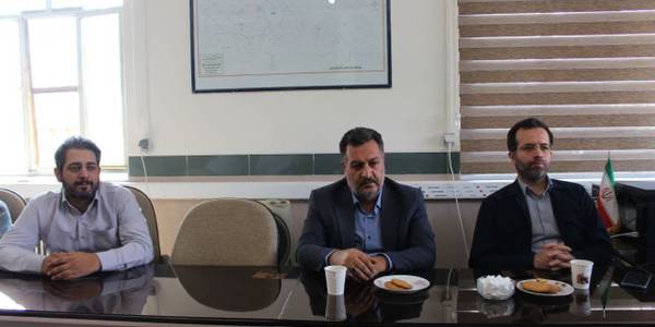 برگزاری نشست بررسی مسائل و مشکلات کارکنان دهیاری های بخش سربند شهرستان شازند