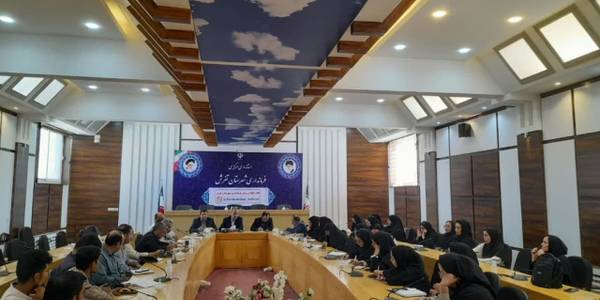 همایش دهیاران بخش مرکزی تفرش با حضور دکتراتابکی سرپرست فرمانداری تفرش، دکتر بیاتی نماینده مردم شریف تفرش، آشتیان و فراهان در مجلس شورای اسلامی، درودیان بخشدار مرکزی و دهیاران در سالن جلسات فرمانداری تشکیل و برگزار شد.