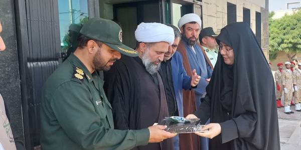 تجلیل از بانوان موفق و الگوی محجبه ادارات دولتی