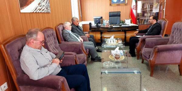 مهندس صفری رئیس سازمان جهاد کشاورزی استان مرکزی به همراه مهندس قشقایی مدیر جهاد کشاورزی شهرستان تفرش  با حضور در دفتر فرماندار شهرستان تفرش ضمن دیدار به گفتگو پرداختند.