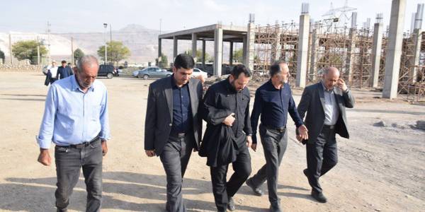 بازدید معاون وزیر صمت و رییس سازمان توسعه تجارت از پایانه صادراتی گل و گیاه شهرستان محلات