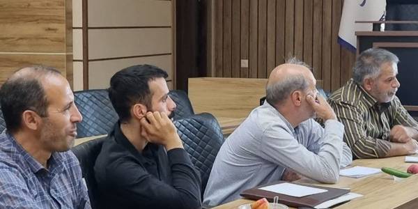 کارگاه آموزشی با عنوان آشنایی بیشتر با سامانه ستاد ویژه دهیاران بخش مرکزی شهرستان اراک برگزار شد