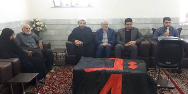 دیدار سرپرست فرمانداری شهرستان محلات با خانواده شهید رضا مهاجری