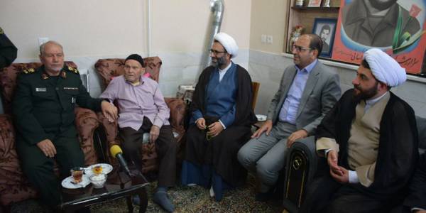 دیدار سردار سرلشگر سید یحیی رحیم صفوی دستیار و مشاور عالی فرمانده معظم کل قوا در نیروهای مسلح با خانواده شهیدان خراسانی