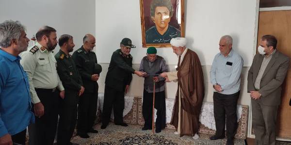 همزمان با اولین روز و آغاز هفته دفاع مقدس، جمعی از مسئولین با خانواده‌های معزّز شهیدان والا مقام موسوی و بهرامی دیدار و از صبر و استقامت آنان تجلیل کردند.