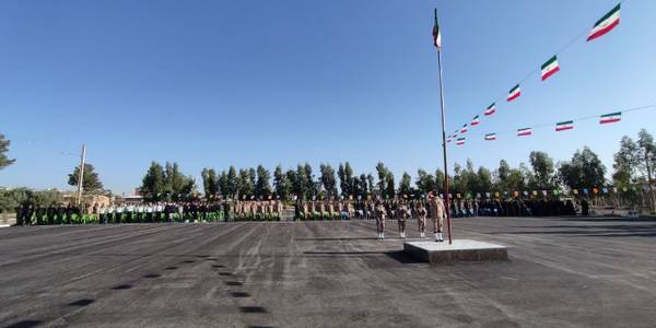 صبحگاه مشترک نیروهای نظامی و انتظامی