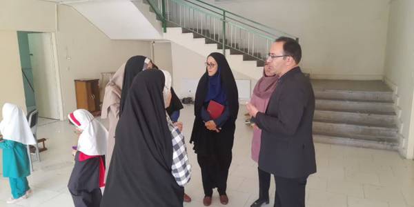 دیدار و گفتگوی اتابکی سرپرست فرمانداری شهرستان با والدین دانش آموزان مدرسه زینب کبری (س).