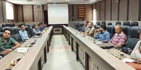 برگزاری کارگاه آموزشی با عنوان آیین نگارش و مکاتبات اداری  ویژه دهیاران بخش مرکزی شهرستان فراهان