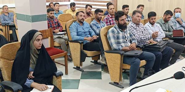 برگزاری کارگاه آموزشی با عنوان آشنایی با سامانه ستاد ویژه دهیاران بخش سربند شهرستان شازند