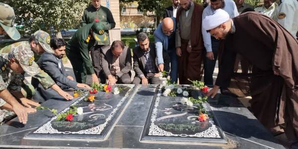 عطر افشانی بمناسبت بزرگداشت هفته دفاع مقدس