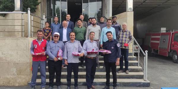 تجلیل فرماندار از آتش نشانان شهرستان خنداب