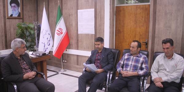 رئيس و كاركنان اداره پست شهرستان با فرماندار خمين ديدار كردند