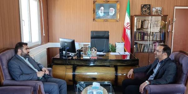 دیدار مهندس اقازیارتی فرماندار شهرستان فراهان با دکتر اتابکی سرپرست فرمانداری شهرستان تفرش.