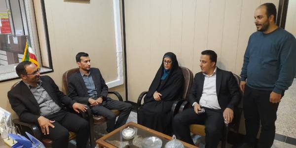 بازدید اتابکی سرپرست فرمانداری شهرستان به همراه کارشناسان فرمانداری از اداره پست شهرستان