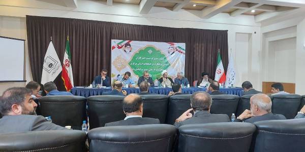 نشست مشترک دست اندرکاران اجرایی و نظارت بر انتخابات استان مرکزی در محل بیت قدیمی حضرت امام(ره) در شهر خمین