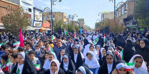 حمایت دانش آموزان ساوه‌ای از رزمندگان مقاومت