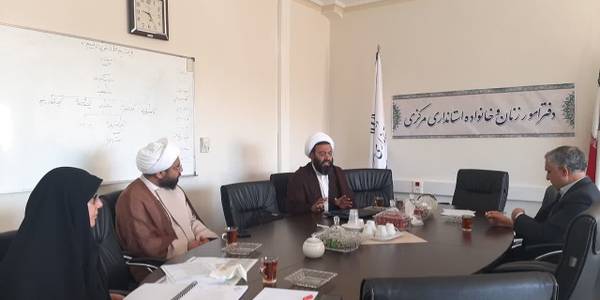 جلسه تدوین نقشه راه احرای  قانون حمایت  از خانواده  و جوانی جمعیت با حضور باقری  مدیر کل  دفتر اجتماعی و فرهنگی استانداری ، حجت الاسلام  تاج  آبادی  مسئول ستاد  مردمی  جمعیت  استان ، دکتر  قربانی  و نماینده صدا و سیما  در محل  دفتر  بانوان  برگزار  شد .      ٢٥-٠٧-١٤٠٢