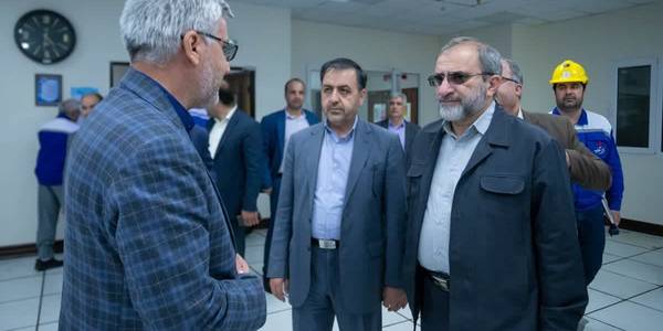 استاندار مرکزی از پتروشیمی خمین بازدید کرد