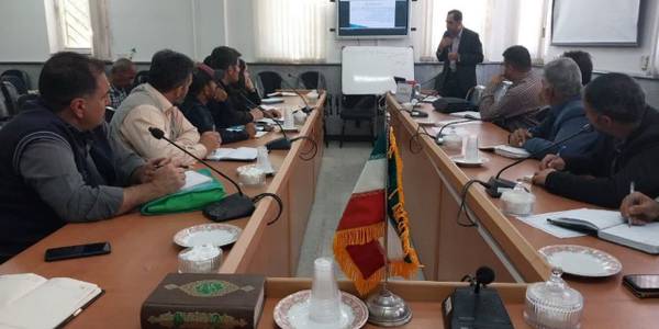 برگزاری کارگاه آموزشی با عنوان آیین نگارش و مکاتبات اداری ویژه دهیاران بخش کمره شهرستان خمین