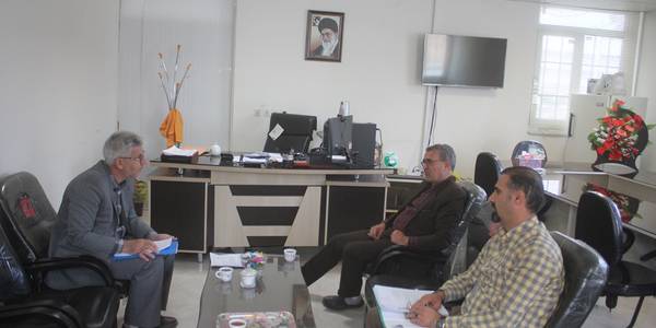 فرماندار از تعدادی از ادارات شهرستان خمین بازدید کردند