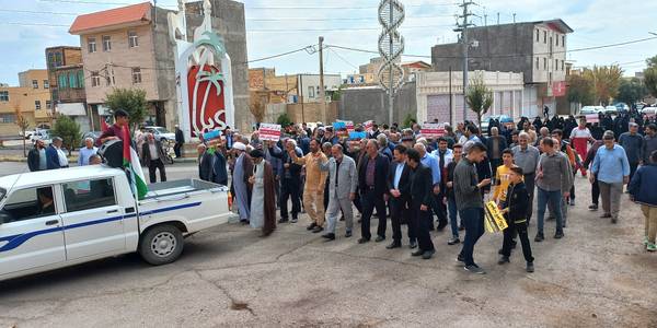 راهپیمایی مردم ولایتمدار بخش زاویه بعداز نمازجمعه و همگام و همصدا با مسلمانان و آزادیخواهان جهان در حمایت از مردم فلسطین و محکومیت جنایات رژیم صهیونیستی برگزار شد.