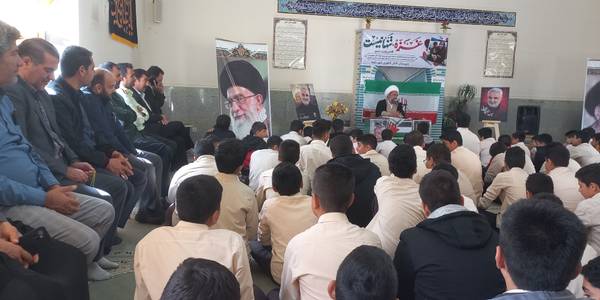 مراسم اعلام برائت از رژیم صهیونستى درحمایت ازمردم مظلوم فلسطین وکودکان غزه با حضور مسئولان مربوطه  در مدرسه اقبال لاهوری شهر زاویه برگزار شد.