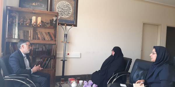 مفتح زاده مدیر کل دفتر امور زنان و خانواده با اسدی مسئول بنیاد برکت استان  در محل دفتر امور بانوان دیدار نمود .بحث و تبادل نظر پیرامون استفاده از ظرفیت های موجود در راستای جذب تسهیلات برای ایجاد اشتغال بانوان و همچنین حمایت از بانوان کارآفرین استان از مهمترین موارد مطرح شده در این دیدار بود .
شنبه ۶ آبان ۱۴۰۲