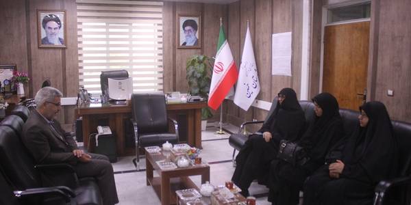 نشست اعضای بسیج جامعه زنان شهرستان با فرماندار خمین برگزار شد