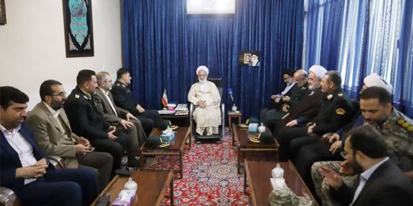 💠دیدار فرمانده انتظامی کل کشور با نماینده ولی فقیه در استان مرکزی- فراجا همواره خوش درخشیده است