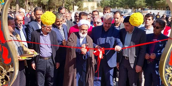 آیین افتتاح ششمین فرش سرگل محلات