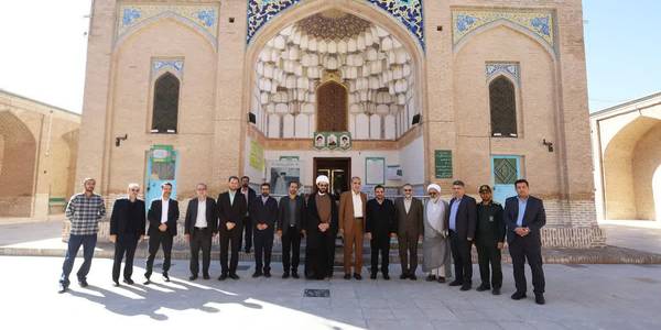 تشرف وزیر ارتباطات، به زیارت امامزاده سید محمد (ع) تفرش