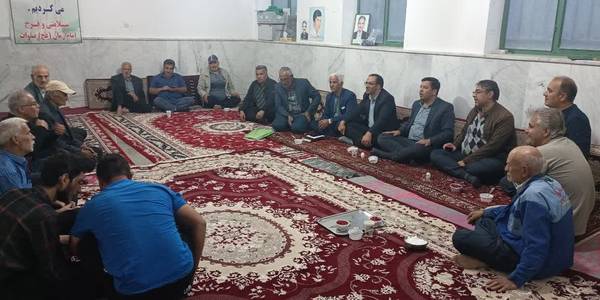 عصر امروز اتابکی فرماندار شهرستان به همراه درودیان بخشدار مرکزی، رئیس بنیاد مسکن، رئیس شورای اسلامی بخش با حضور در روستای #فریسمانه ضمن دیدار با اهالی، از نزدیک مشکلات روستا را بررسی نمودند.