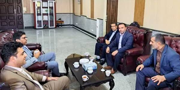 دیدار  مدیرکل نوسازی،توسعه و تجهیز مدارس استان مرکزی با فرماندار