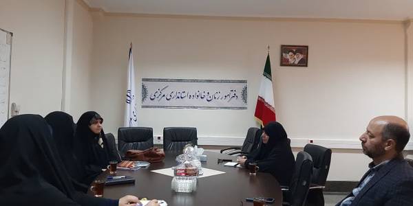 جلسه هماهنگی برگزاری رویداد جامعه پرداز به ریاست مفتح زاده مدیر کل دفتر امور بانوان وخانواده استانداری و باحضور اعضا در محل استانداری تشکیل گردید.
این رویداد  با همکاری دفتر امور بانوان و خانواده ،اداره کل  ورزش و جوانان استان  ، کارگروه الگوی سوم زن هیات اندیشه ورز دفتر بانوان ،موسسه زندگی مطهر و مرکز تخصصی بینات  باهدف شناسایی فعالین حوزه زن ،خانواده و جمعیت و تشکیل شبکه ارتباطی بین ایشان تا پایان سال جاری برگزار خواهد شد .
۲۹ آبان دوشنبه ۱۴۰۲