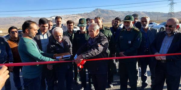 آیین افتتاح پروژه پوشش آسفالت جاده بین مزارع دهکده گل محلات برگزار شد.