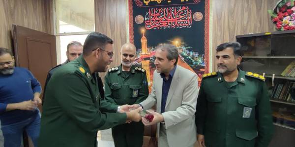 تجلیل از فرماندهان پایگاه های بسیج شهرستان ساوه