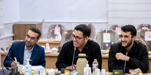 گفتگوی استاندار مرکزی با فعالان دانشجویی؛ پیرامون مسائل اجرایی تا انتخابات پیش رو